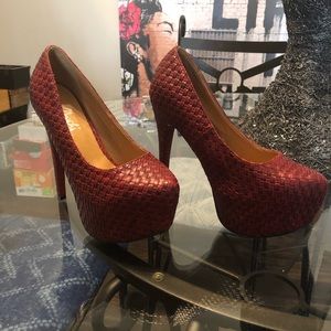 Red Pumps